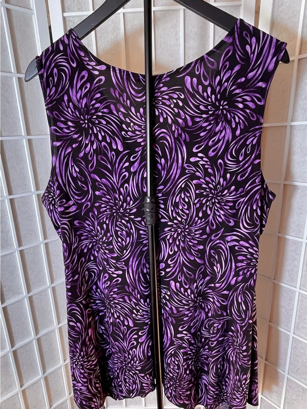 1x Sleeveless V-Neck Purple Swirl Print Stretchy Women's Top